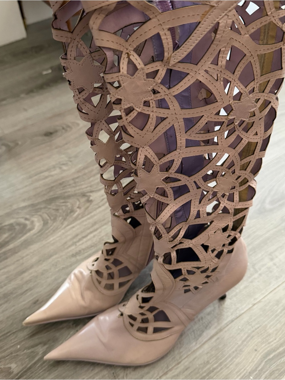 SAN MARINA Laser-Cut Pointed Toe Knee-High Boots in Blush Sz 40